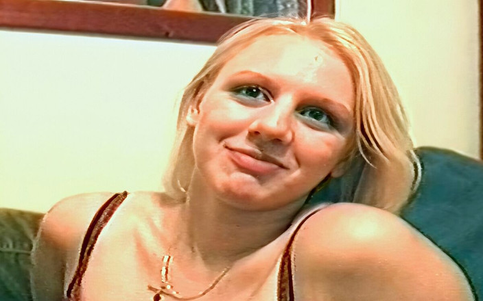 Real Sex Pass: La formosa bionda amatoriale si prende una bella scopata intensa