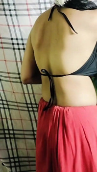 Single Girl Masturbates and Enjoys Fingering Her Clean Pussy in the Bedroom