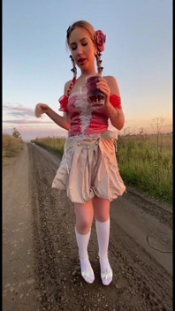 Sexy Teen Elza Kom Dance Oktoberfest