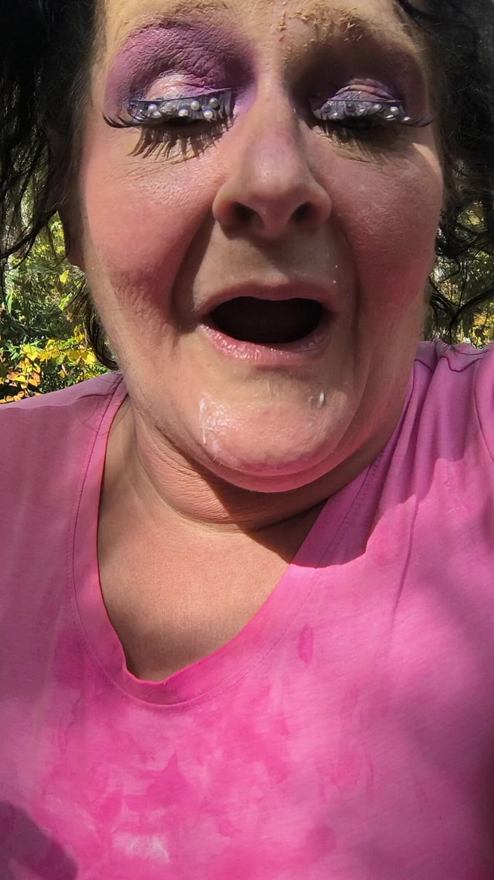 HerculesnVENUS: 핫한 포르노 스타처럼 정액을 먹는 그녀의 차에서 일하는 역학