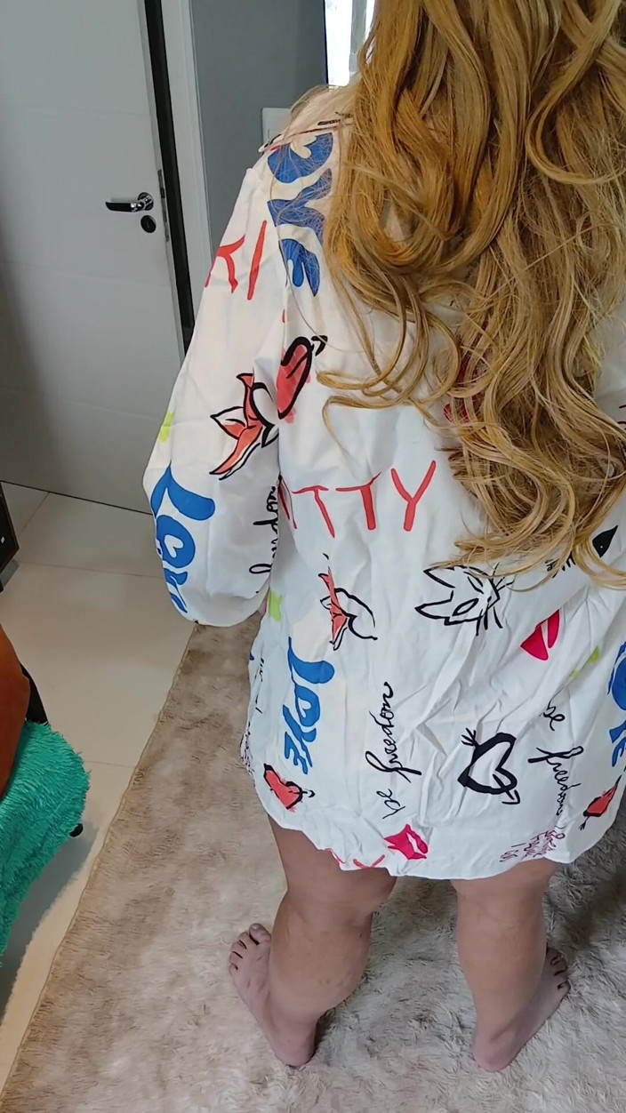 Sexy ass CDzinhafx: Tersentak dalam skirt! Apa yang hilang ialah merangkap!