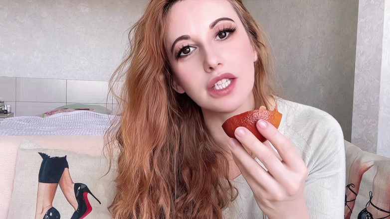 Holy_Red: 맛있는 오렌지 빨기 - 장난 혀 트릭과 보짓물 엉망!