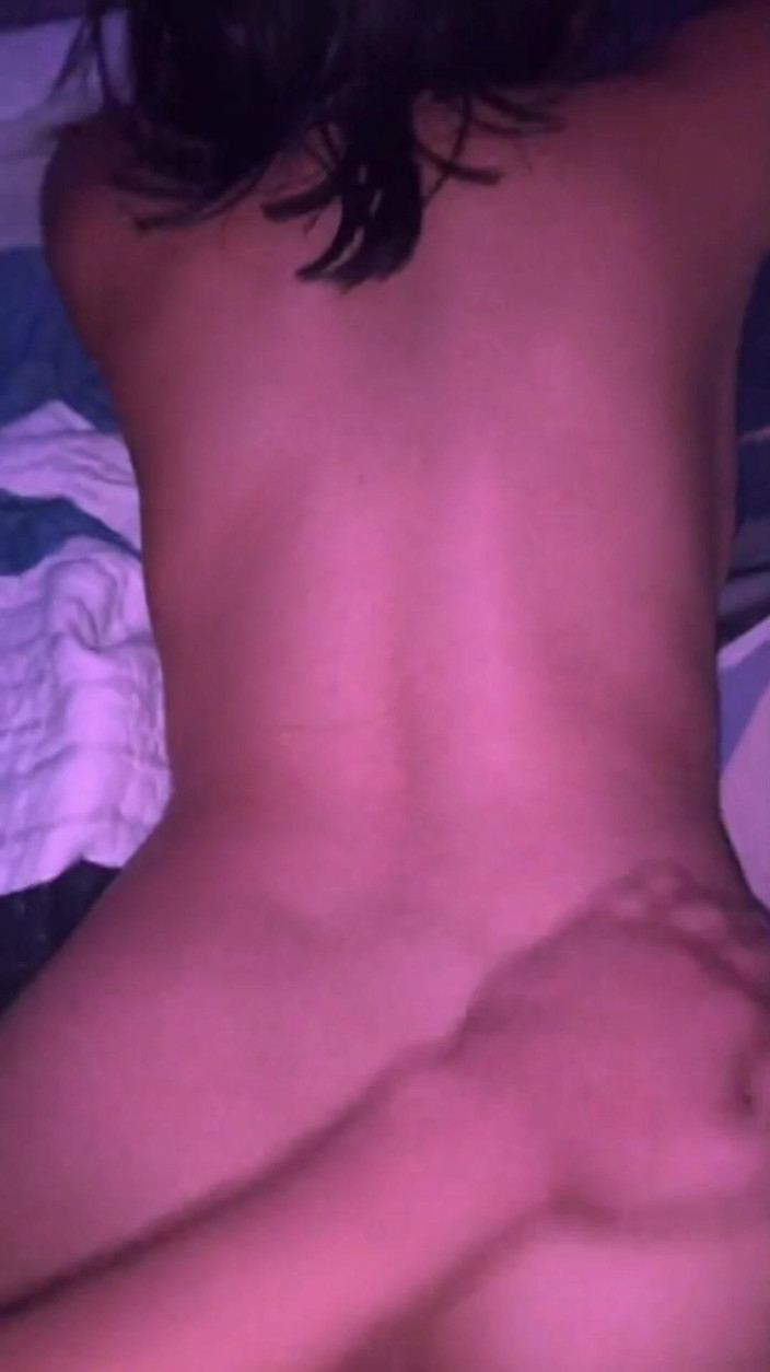 DasheLKI: Oda arkadaşım beni çok sert sikiyor