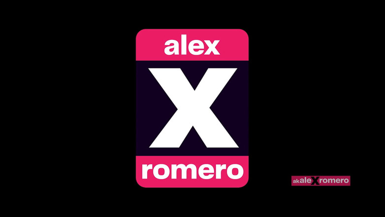 Alex romero: Bikini, giày cao gót, kính râm, cu to, lỗ hậu...
