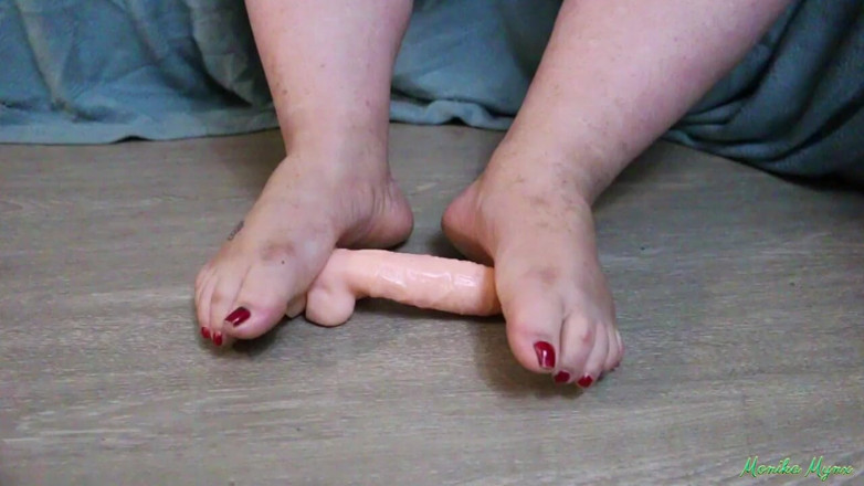 BBW Pleasures: Monika Mynx假阳具踩踏 第2部分
