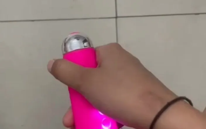 Tumheri Iska: Indian Desi Girl Playing Hard with Toy, Hard Vibrator Play,...