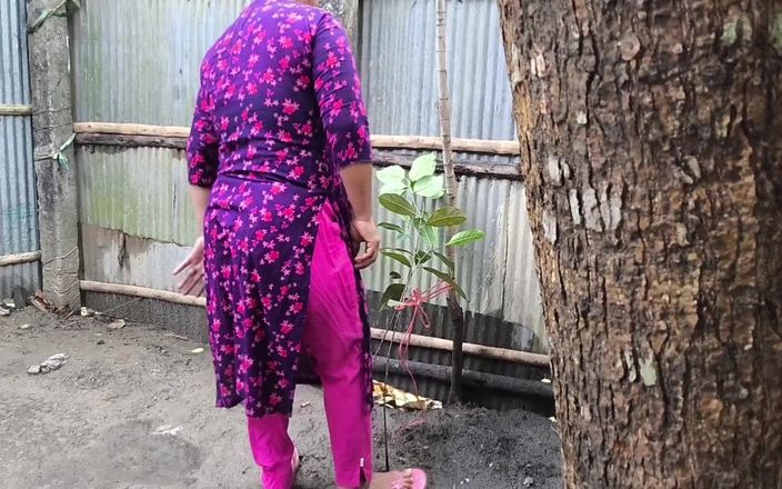 SAFI TV: मैं अपनी सौतेली बहन को मेरे लंड की तलाश में देखता हूं
