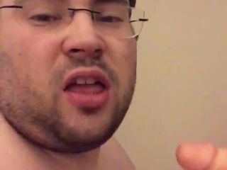 Gavin Russell: ディルドをしゃぶる