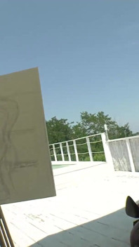 La ragazza trans Renata scopa il culo di un giovane artista