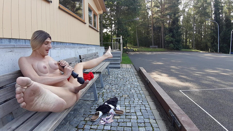 sweetfeet29: Cumshot -