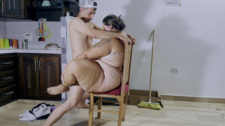 Lexly_16: Boss Fucks His Big-ass Maid Gives Her Milk on Her...