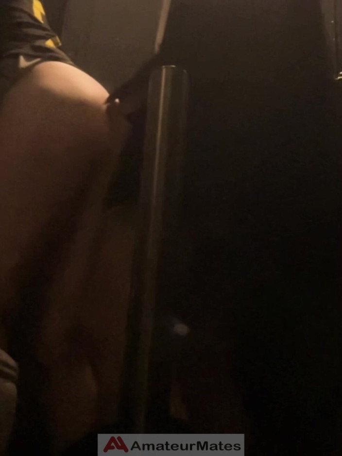 AmateurMates: Jules era in un club e ha detto a questo...