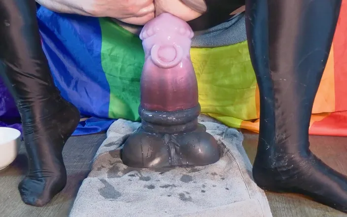 DaddyBigToys: Riding the Fattest Toy in My Arsenal and Stretching Myself...