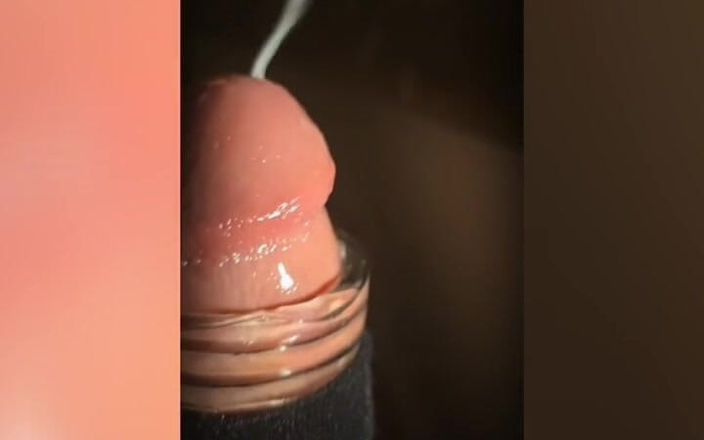 Youngandmature: Slowmotion cumshot, mjölkad torr av främling som remoot min behändig