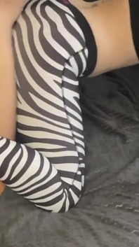 Stiefbroer plagen met mijn kont in hakken en yogabroek
