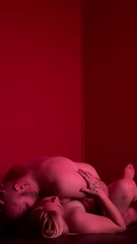 Clyde bonie im pornokino blasen tief di den hals fingern von hinten missionar stellung - gemeinsamer orgasme berkali-kali