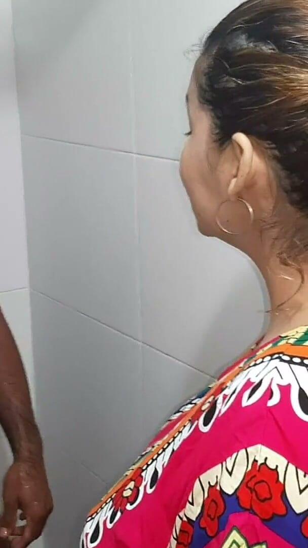 Samara and Javier: Латиноамериканка с большими естественными грудями наслаждается любительским сексом