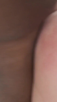 Pawgは彼女の親友の男をファックし、キャッチされます