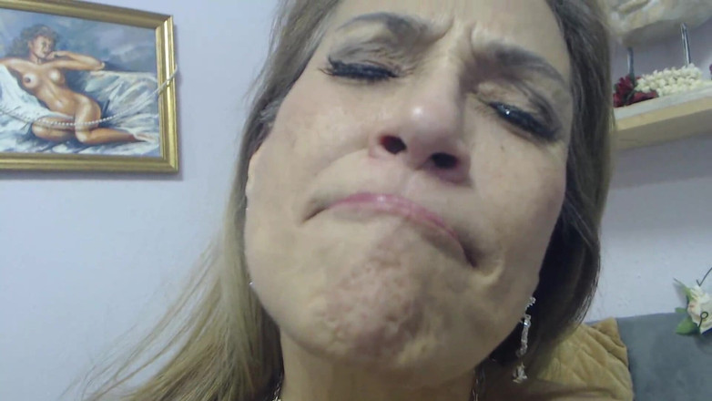 Melissa Johnson: Chupa mis tetas spitcovered y luego besame profundo