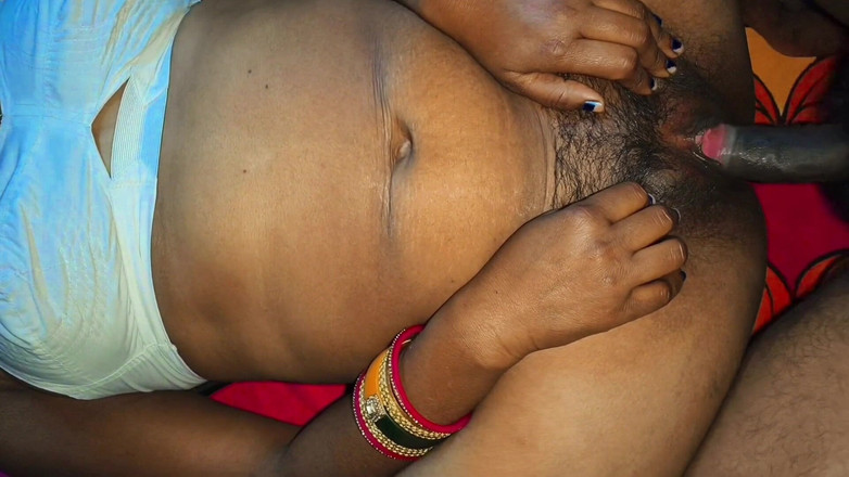 Sumang studio: Bhabhi desi bertetek besar