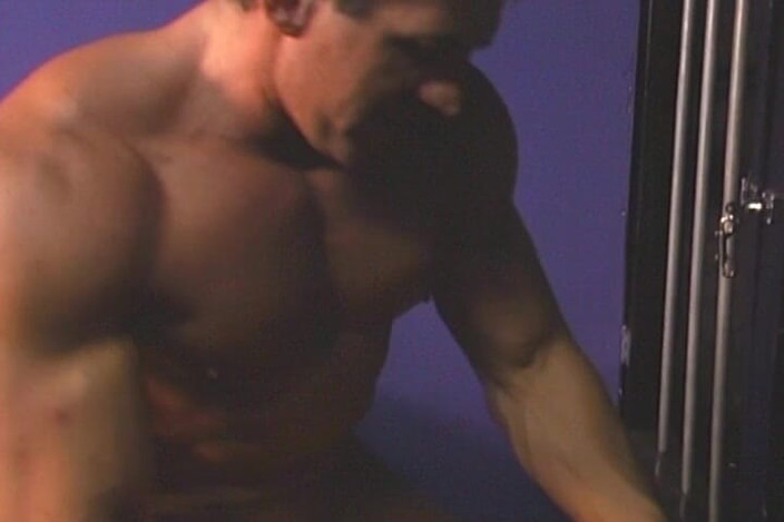 THAGSON RETRO: Mora arrapata sditalinata in profondità poi scopata hardcore