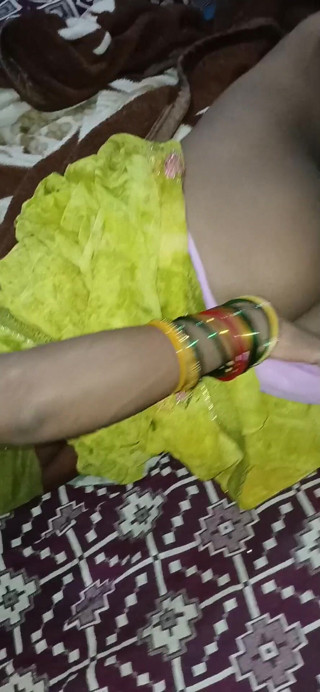 vijay_kumarpatel: Indian Hot Rajini Bhabhi Has Fun with Young Boy