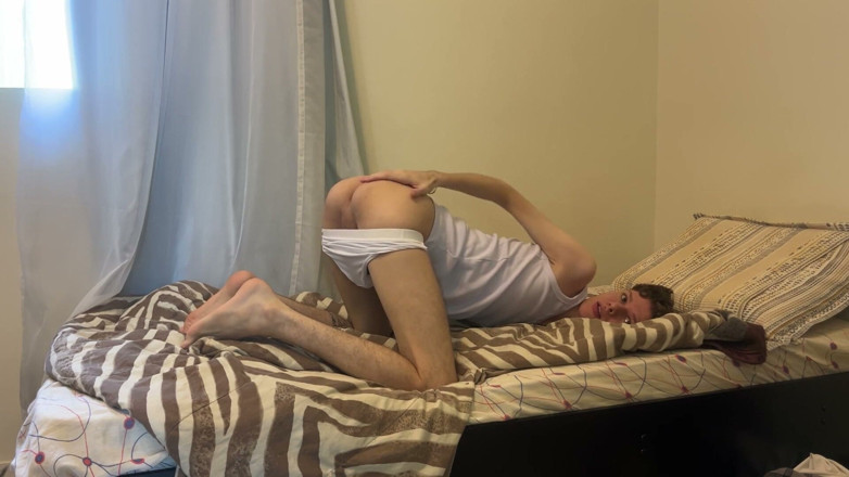 Kedoimath: A Twink Showing His Ass and Big Dick for His...