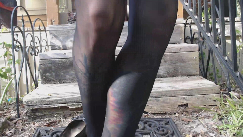 PandoraSG: Buitenshuis voet stompen op trappen in flats