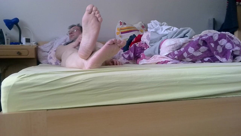 Feetfriend73: Strippen, schnüffeln, spielen und kommen