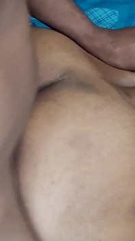 Teen dễ thương bị đụ bởi anh trai kế của cô ấy kiểu chó