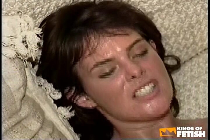 18Teen+ Sexperience: Otäck tonåring knytnäppa hennes tajta hål och leker med en...