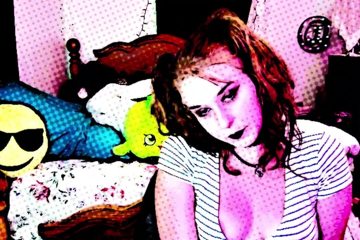 Alli Anderson: Comic Smoking Boobs