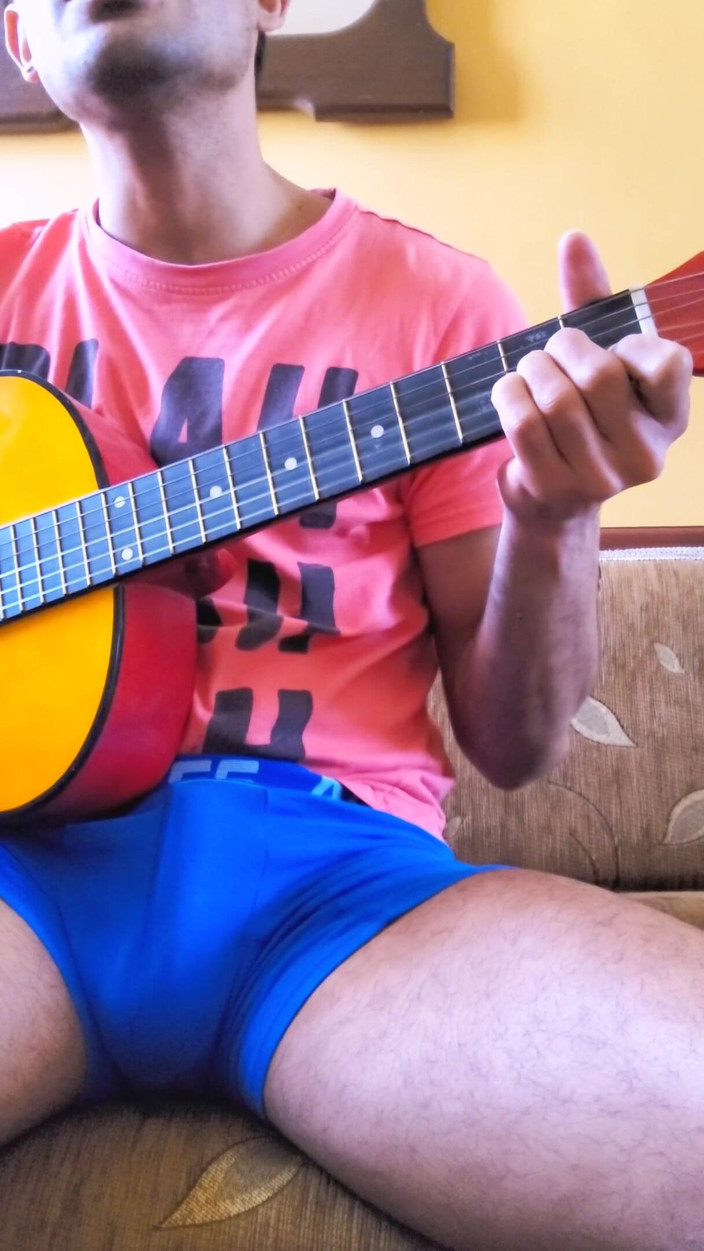 trebol_Jess: Young man squirts of cum on his musical instrument