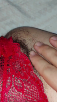 Jiran menyentuh pepek berbulu saya 