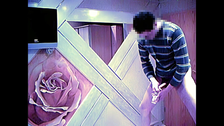 Mark Hannes: 为精子库挤奶精子手淫