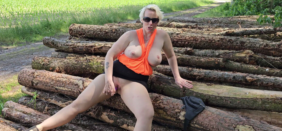 UserBitch1: Venku šukal vibrátor