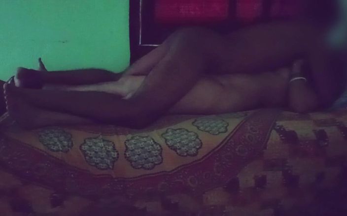 Housewife 69: Vreemdgaande Desi Indische vrouw seks met haar ex en opgenomen...
