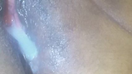 Sex and cum inside: Video creampie buatan sendiri