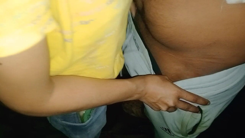 NikiRathod: Pipe dans la jungle la nuit avec Divya - série de...