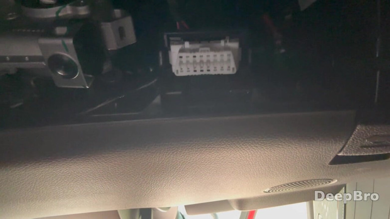 Deep bro: Ela monta a bunda enorme no meu pau e eu...