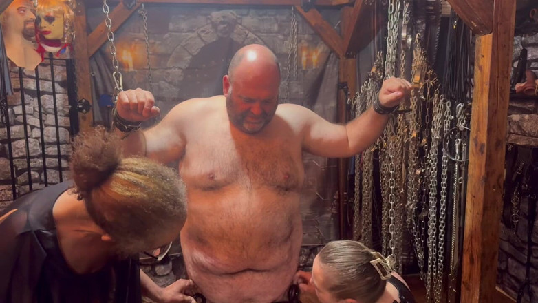 blackberrymilf: Lanisterbear é colocada de volta em ball buster parte 2