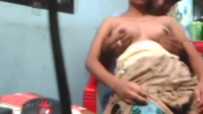 Real sex hub: Il patrigno indiano fa sesso con la figliastra e viene...