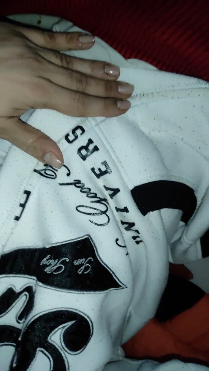 SmokedAlloy2: Dirtyjunkbro regarde ses chaussettes et ça le rend excité.