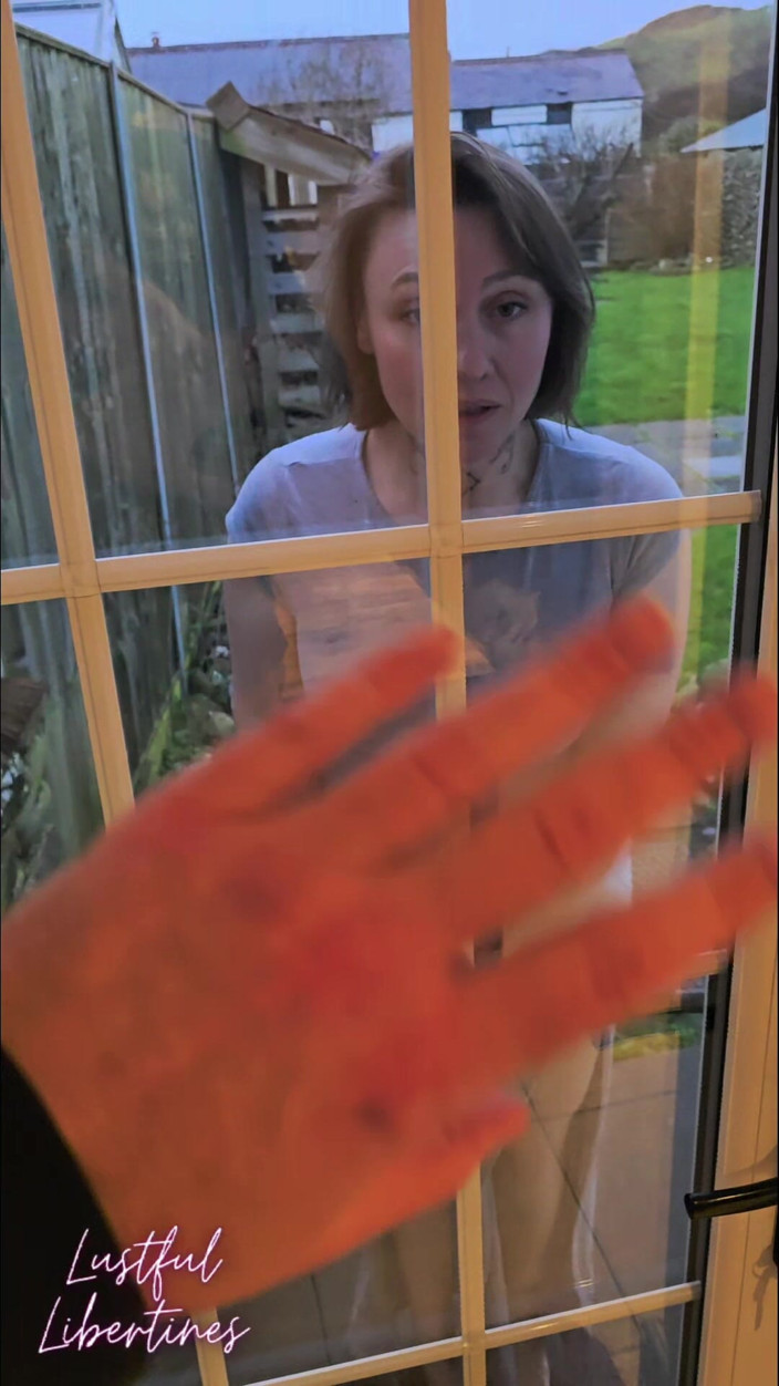 Lustful Libertines: Zamknął mnie, gdy byłem zdesperowany!