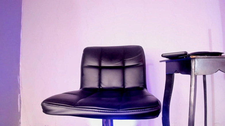 Mike BBC studio: Dal Teppista Escono Palle Nere Cariche