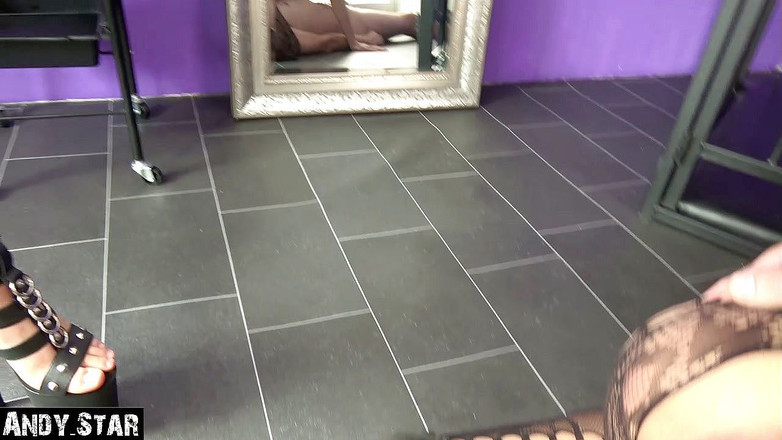 Andy Star: Куколд чрезвычайно писает со спермой в его лице