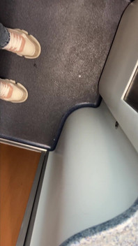 Branlette Chaude Et Risquée Dans Le Train Avec Surprise À La Fin