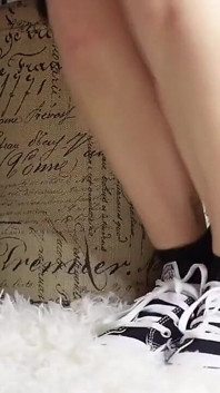Meine Füße sind umgekehrt winzig und bezaubernd, besonders bei diesen knöchel-netzsocken mit einem großen Bow.
