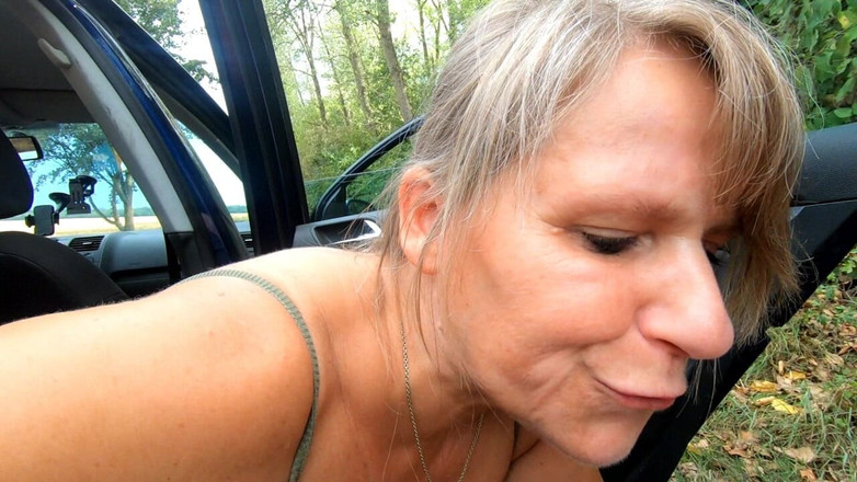 SweetSusi: Kutas nieznajomego wysadzony w przypadku awarii samochodu