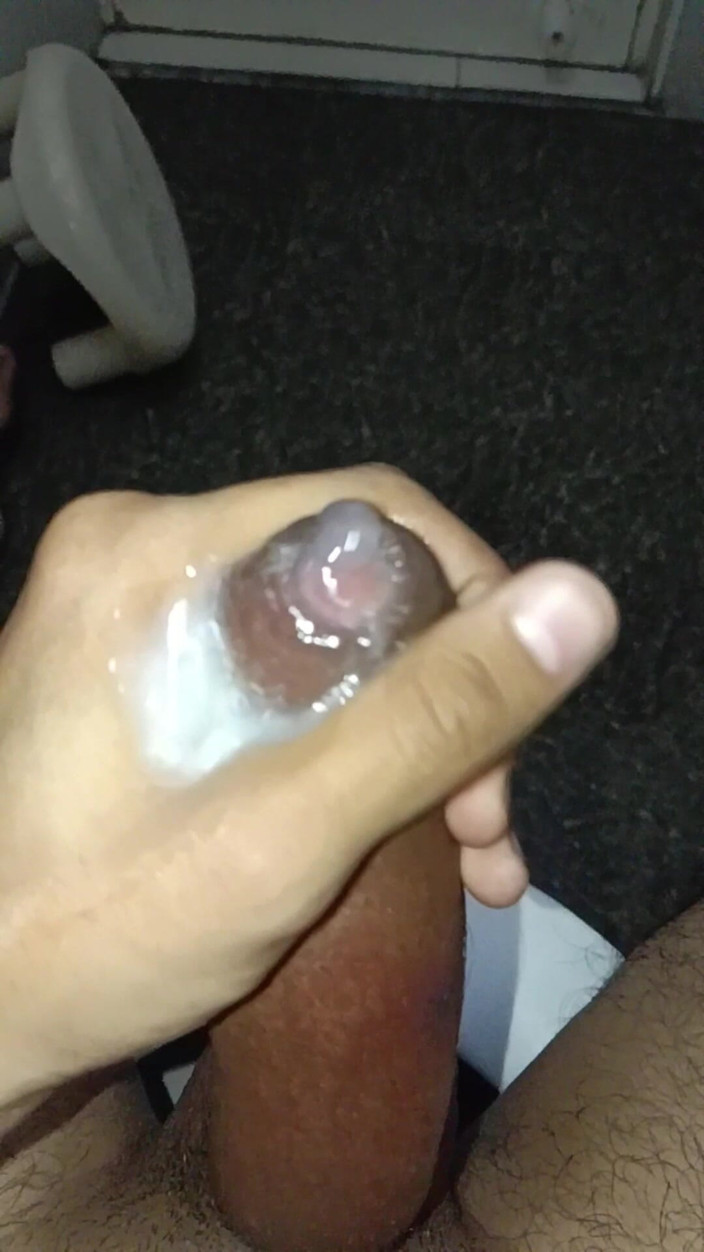 slayboy69: Pulă mare, șarjă de spermă mai mare: Orgasmic Overkill cu mișcare...